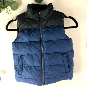 TUCKER + TATE Boy’s Gray Heather Herringbone Texture Blue Puffer Vest, size 5
